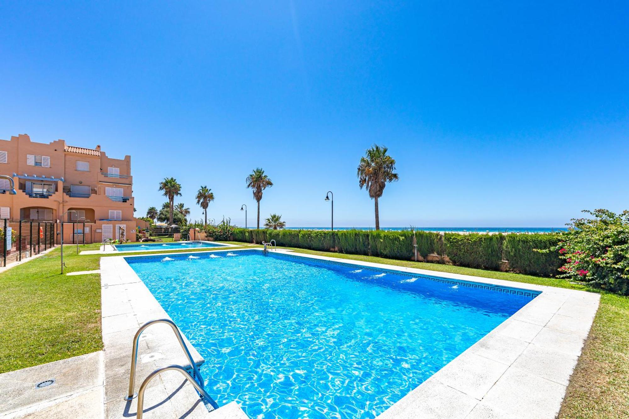 Beachfront, Pool, Terrace, Garage & Fibre Internet Tarifa Bagian luar foto